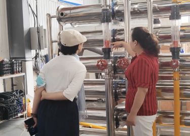 山東客戶來廠參觀廠區